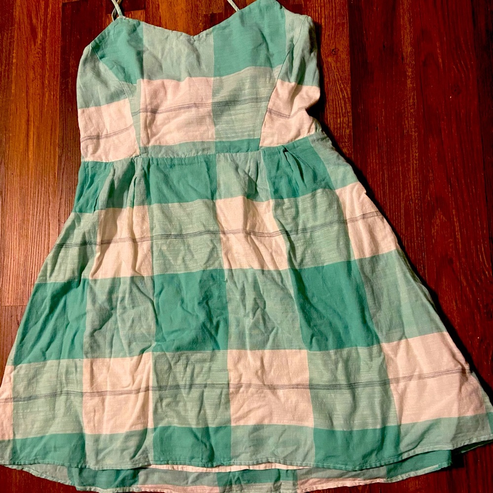 Old Navy sundress, size XL. Never worn, still has tag.